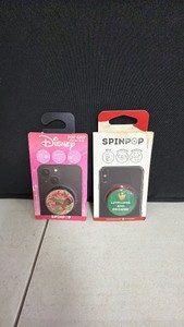 Lot of 2 Smartphone Grips