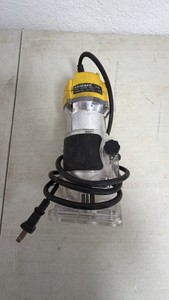 800W Compact Laminate Wood Trimmer (Model 3709) Plastic Base & 6.35 mm (14-inch) Collet