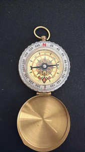 Pocket-Style Brass & Copper-Alloy-Finish Liquid-Filled Navigation Compass