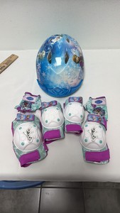 Disney Frozen Protective Pad & Glove Set w Disney Frozen Child Bike Helmet
