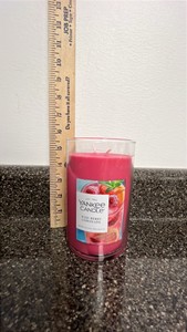 Brand new Iced Berry Lemonade Yankee candle 20 oz