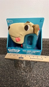 Squirt squirts, easy press, electric water blaster